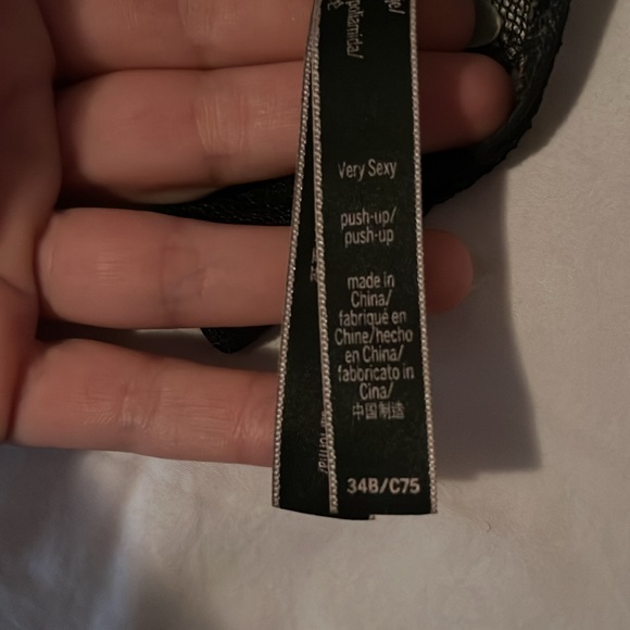 VS Push Up Bra - Picture 3 of 3